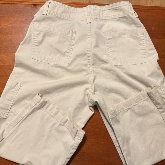 Lee Riders Sz 6M Cream Cargo Capris VGUC 😊😊 - Picture 2 of 14